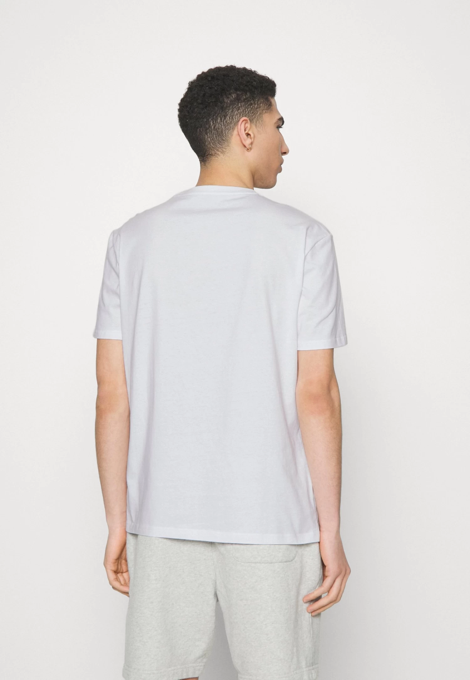 YOURTURN Unisex 5 Pack - Basic T-Shirt - White/Apricot/Light Blue 5 YOURTURN Unisex 5 Pack - Basic T-Shirt - White/Apricot/Light Blue - Image 3