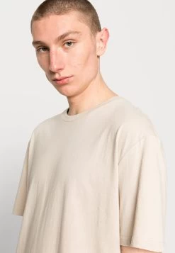 YOURTURN Unisex 5 Pack - Basic T-Shirt - Dark Grey/White/Beige 15 YOURTURN Unisex 5 Pack - Basic T-Shirt - Dark Grey/White/Beige -Yourturn Online Shop 1ff81c02e3974b36b3df2f96840a35da