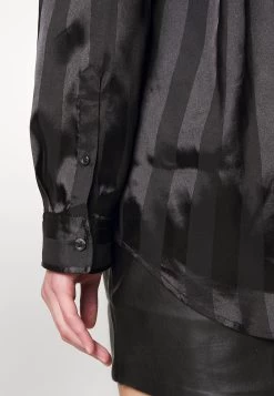 YOURTURN Festive Unisex - Shirt - Black -Yourturn Online Shop 3336668376054e4d9be3dadb39406a5a