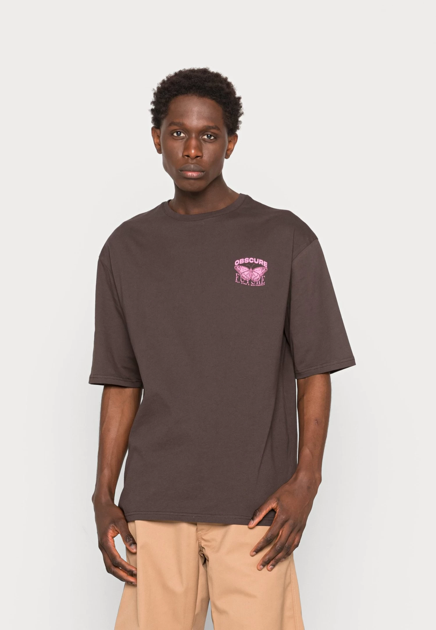 YOURTURN Nostalgia Future Tee Unisex - Print T-Shirt - Brown 5 YOURTURN Nostalgia Future Tee Unisex - Print T-Shirt - Brown - Image 3