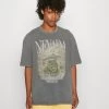 YOURTURN Nevada Wash Graphic Tee Washed - Print T-Shirt - Charcoal -Yourturn Online Shop 4740e41b831b4a15a88385e05738e99e