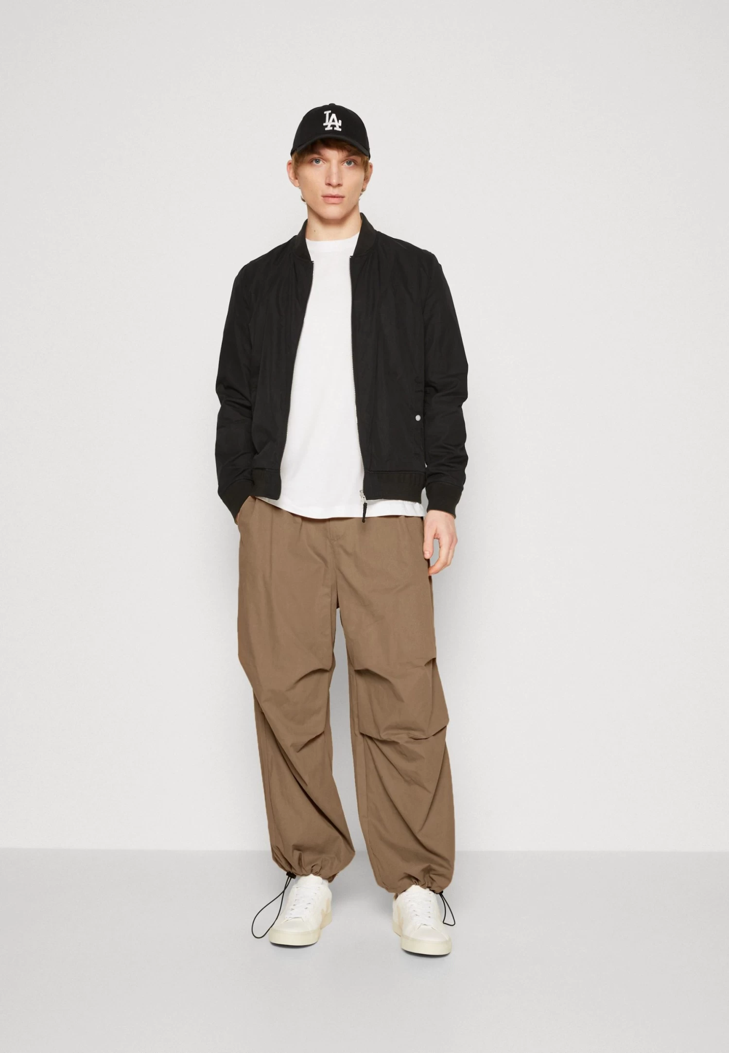 YOURTURN Unisex - Trousers - Brown 3 YOURTURN Unisex - Trousers - Brown - Image 2