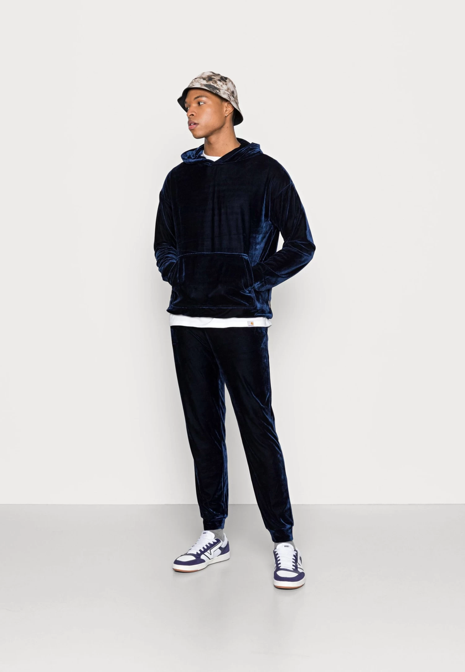 YOURTURN Festive Hoodie Unisex - Hoodie - Dark Blue 4 YOURTURN Festive Hoodie Unisex - Hoodie - Dark Blue - Image 2