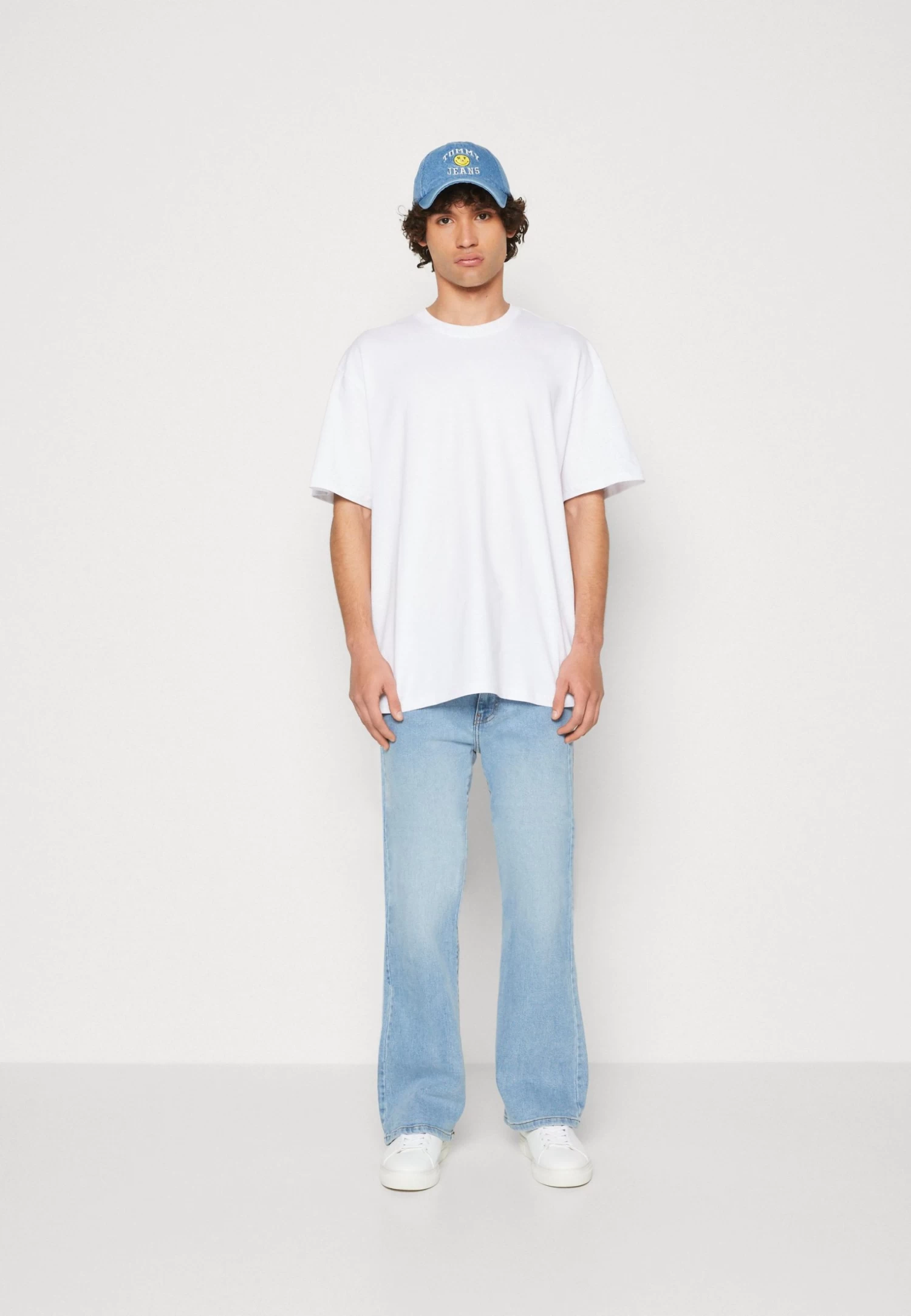 YOURTURN Unisex - Bootcut Jeans - Blue 4 YOURTURN Unisex - Bootcut Jeans - Blue - Image 2