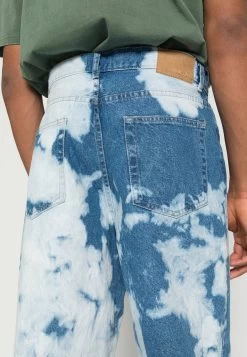 YOURTURN Unisex Moonwash Unisex - Relaxed Fit Jeans - Light Blue Denim -Yourturn Online Shop 70d70f2473b240ea97cfcfff3e8c749c