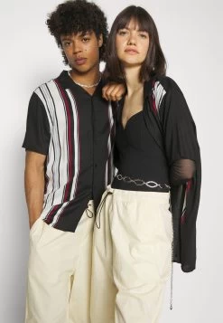 YOURTURN Genderless Parachute - Shorts - White -Yourturn Online Shop 834f1f83f56e4019a779e61f5e6b9f84