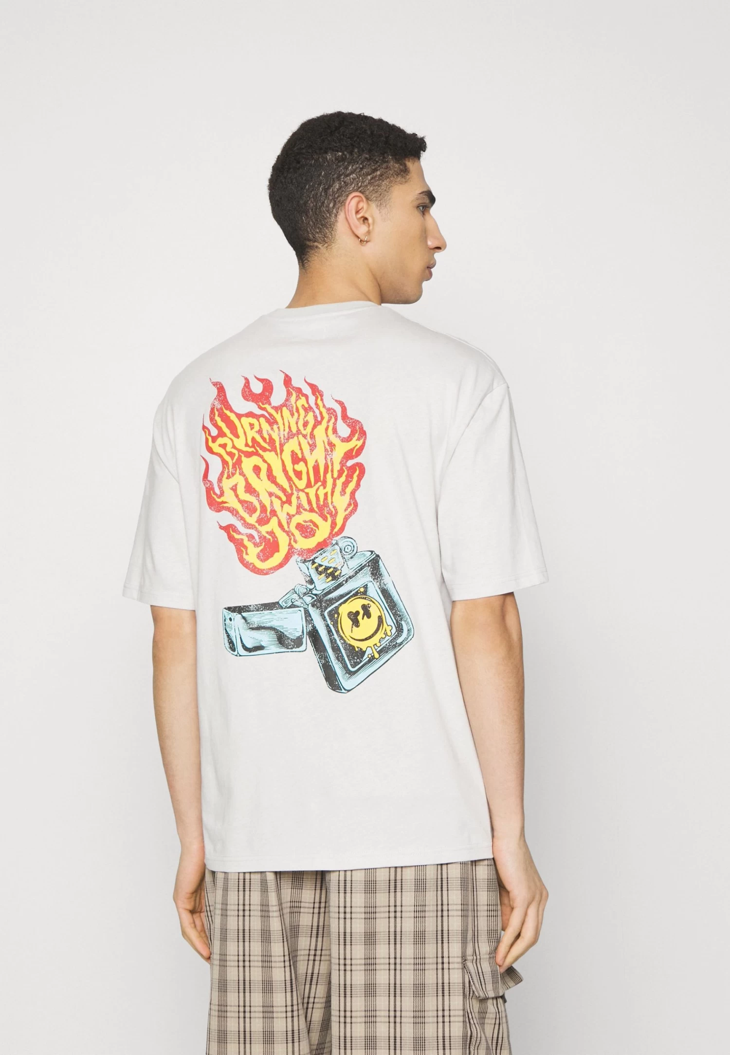 YOURTURN Unisex - Print T-Shirt - Grey 3 YOURTURN Unisex - Print T-Shirt - Grey