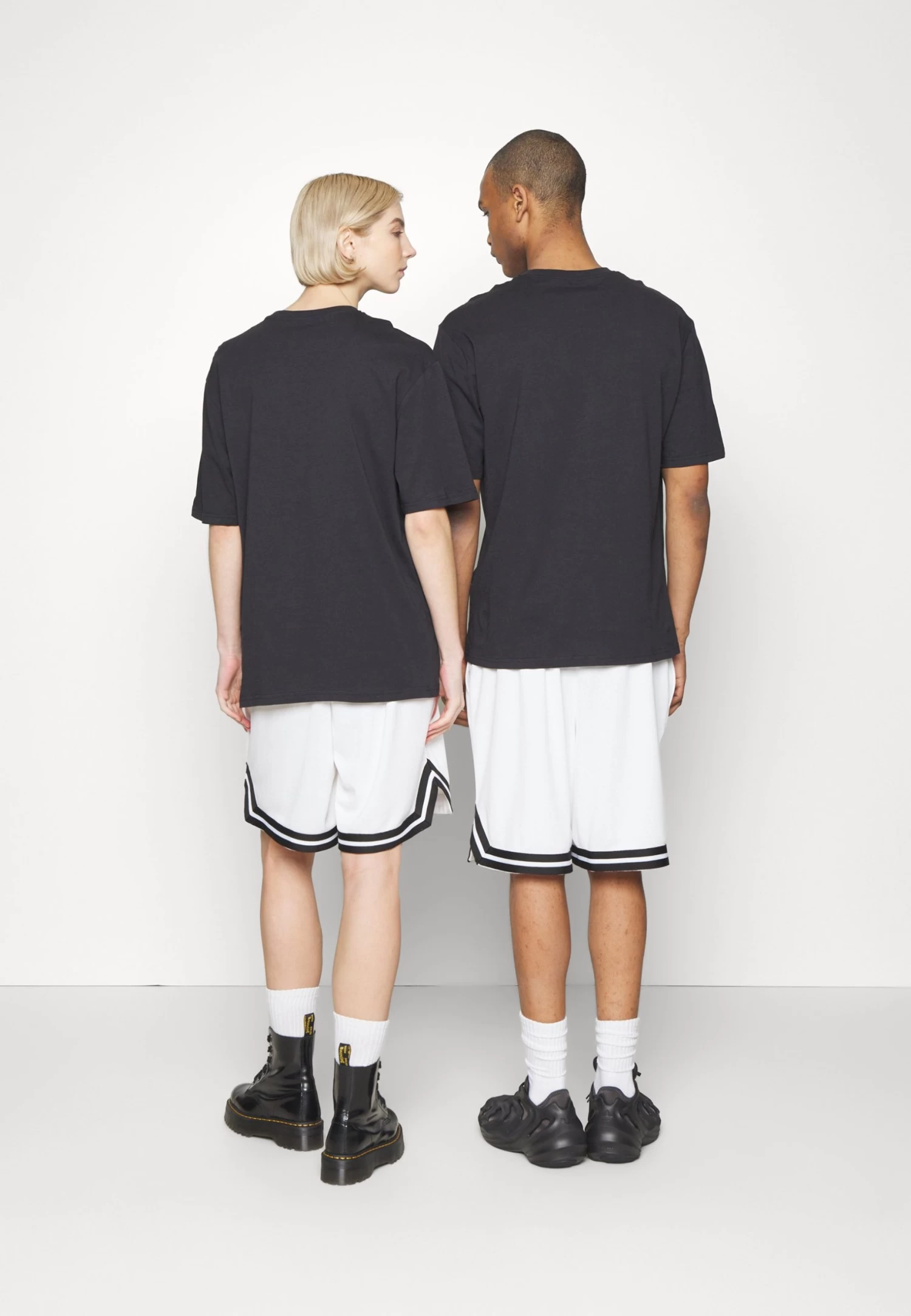 YOURTURN 3Pack Unisex - Basic T-Shirt - White/Mint/Black 7 YOURTURN 3Pack Unisex - Basic T-Shirt - White/Mint/Black - Image 5