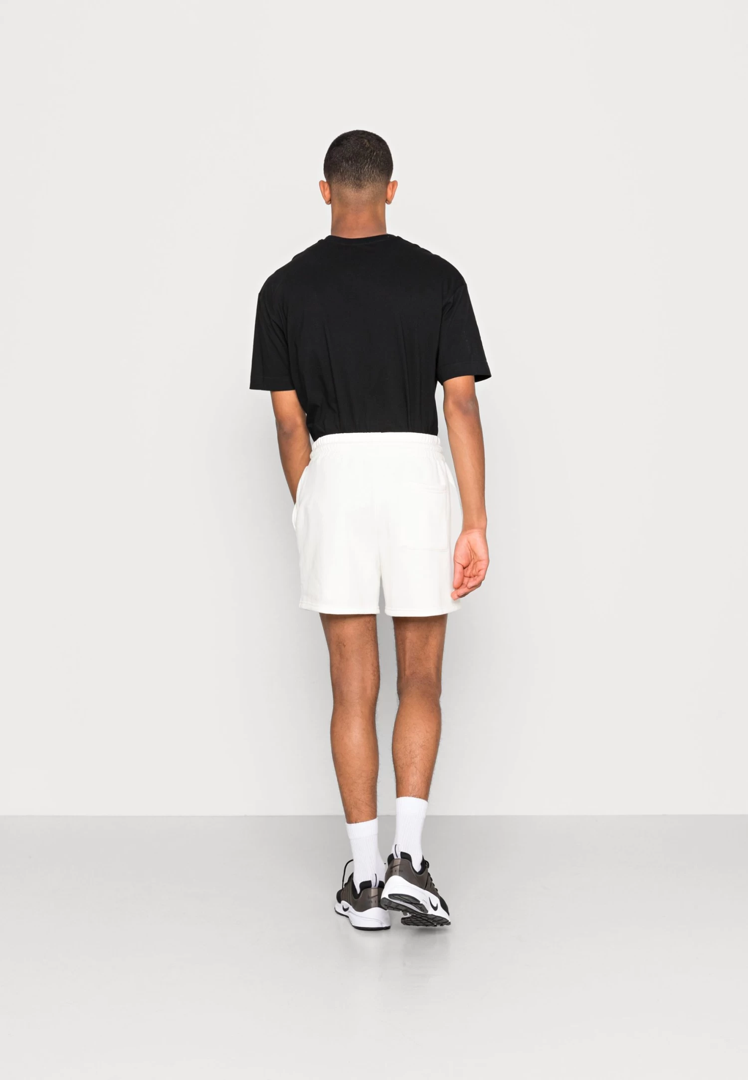 YOURTURN Basic Unisex - Shorts - White 5 YOURTURN Basic Unisex - Shorts - White - Image 3