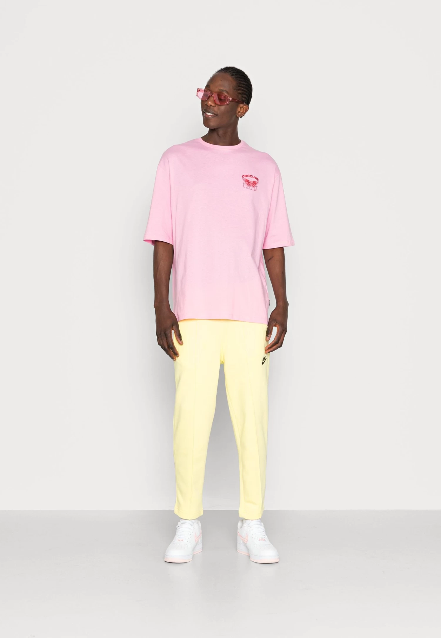 YOURTURN Nostalgia Future Tee Unisex - Print T-Shirt - Pink 4 YOURTURN Nostalgia Future Tee Unisex - Print T-Shirt - Pink - Image 2