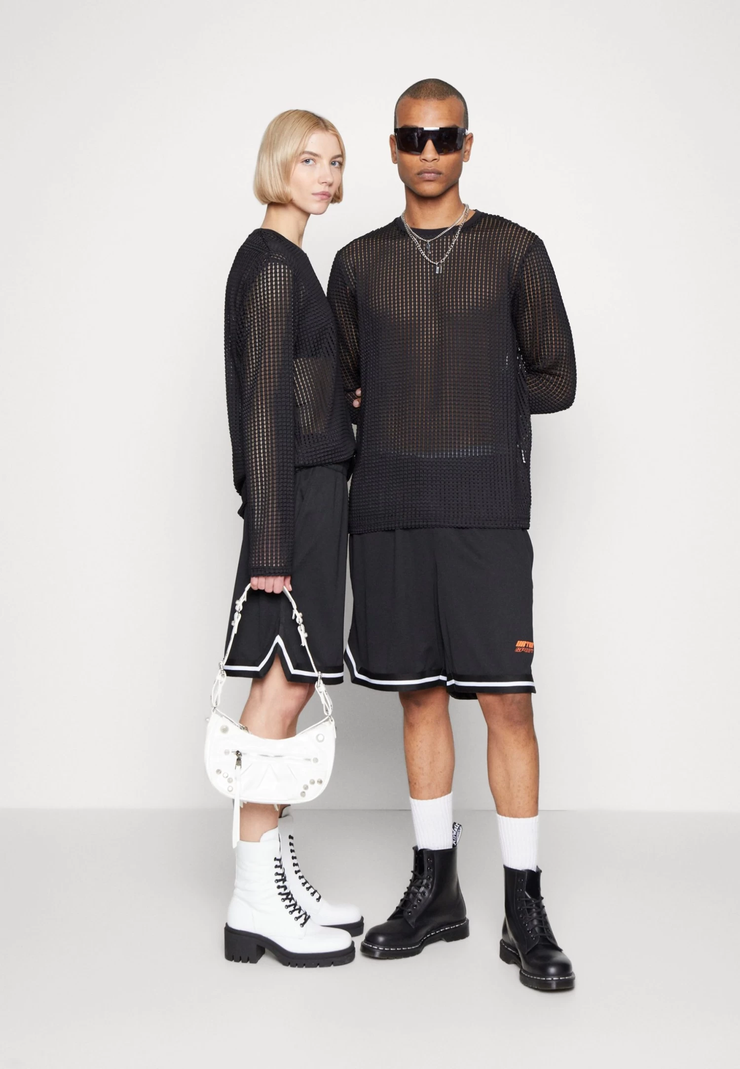 YOURTURN Unisex - Shorts - Black 4 YOURTURN Unisex - Shorts - Black - Image 2