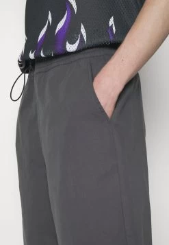 YOURTURN Genderless Parachute - Shorts - Dark Grey -Yourturn Online Shop ab229e6e99c74a9d898bb39c8fce313e