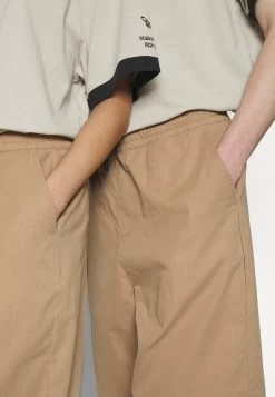 YOURTURN Genderless Parachute - Shorts - Brown -Yourturn Online Shop ad5b933259074bd2b8a2edc947805f80