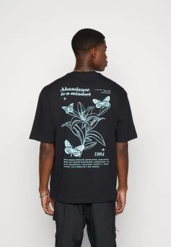 YOURTURN Chest Tee Unisex - Print T-Shirt - 802 - Black -Yourturn Online Shop b2af27d4ebd04411a960eb8d69437ecf