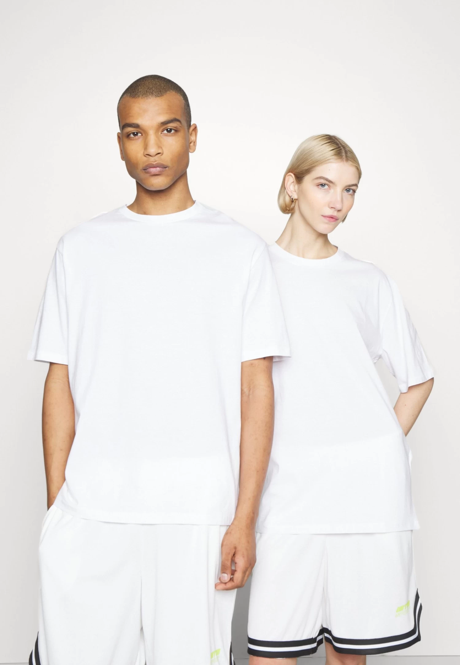 YOURTURN 3Pack Unisex - Basic T-Shirt - White/Mint/Black 6 YOURTURN 3Pack Unisex - Basic T-Shirt - White/Mint/Black - Image 4