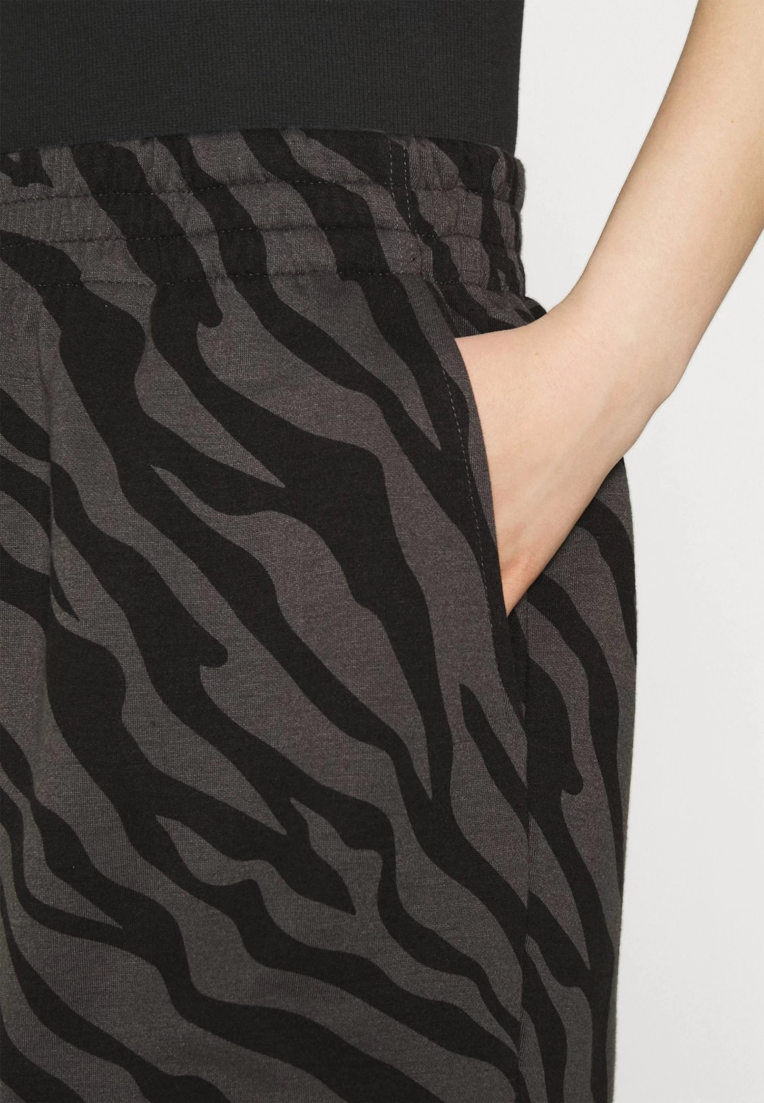 YOURTURN Unisex - Shorts - Dark Grey 7 YOURTURN Unisex - Shorts - Dark Grey - Image 6