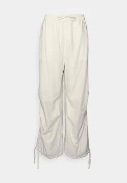 YOURTURN Genderless Parachute Unisex - Trousers - White 12 YOURTURN Genderless Parachute Unisex - Trousers - White -Yourturn Online Shop e139fd63cae746a1b32af638a2d54d38