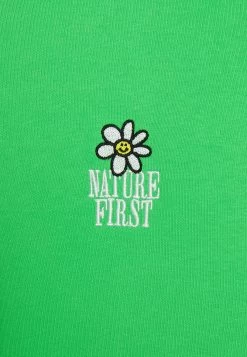 YOURTURN Sweatshirt - Green 12 YOURTURN Sweatshirt - Green -Yourturn Online Shop f000a028e7fd4b53aa74cfe07ec7c117